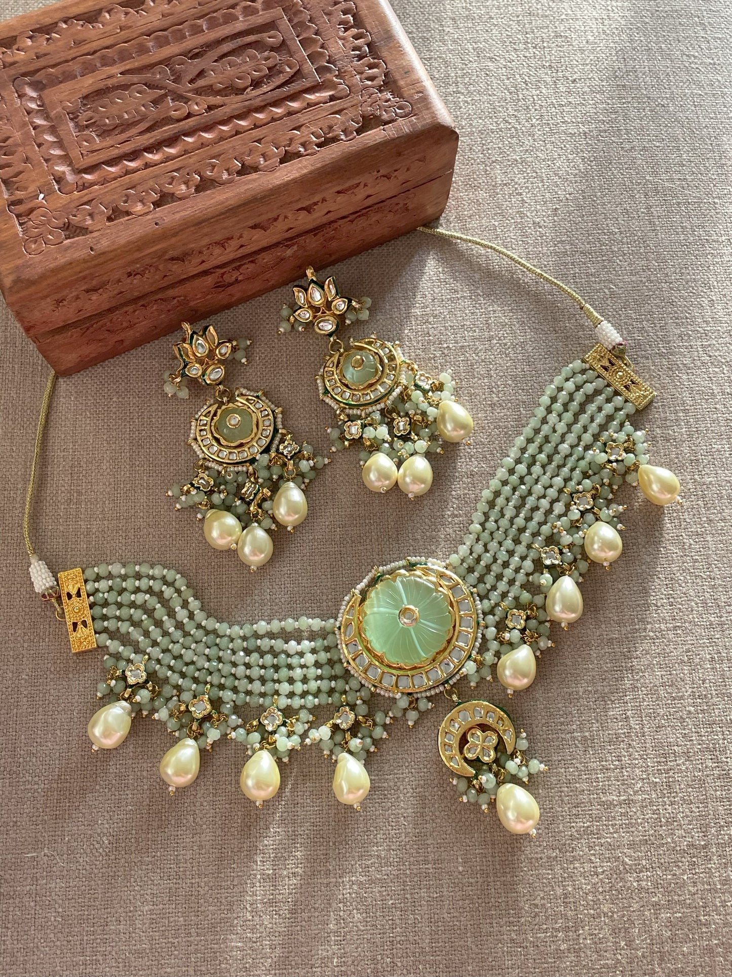 Afshaan Choker Necklace Set