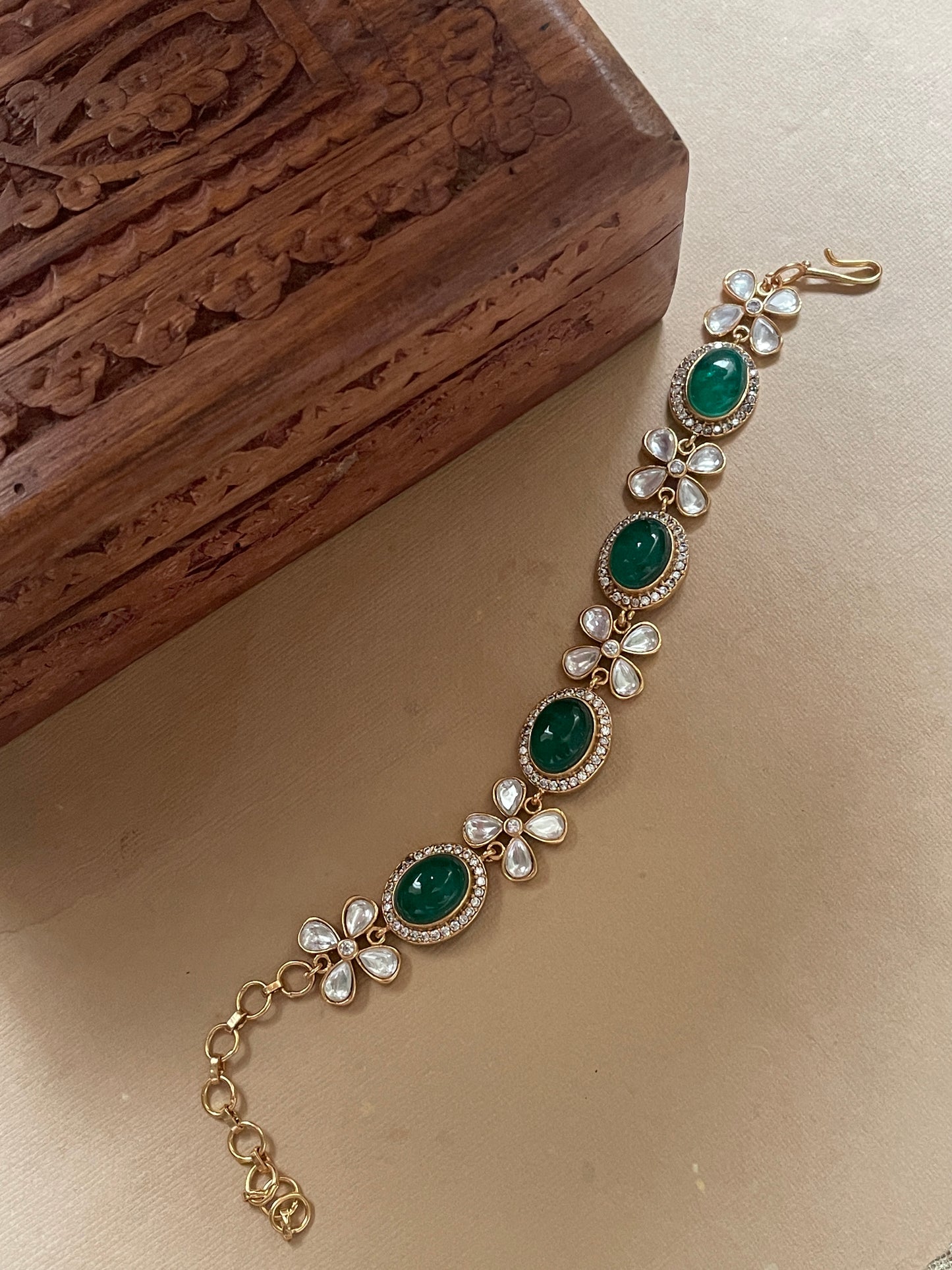 Pratima Polki Emerald Bracelet