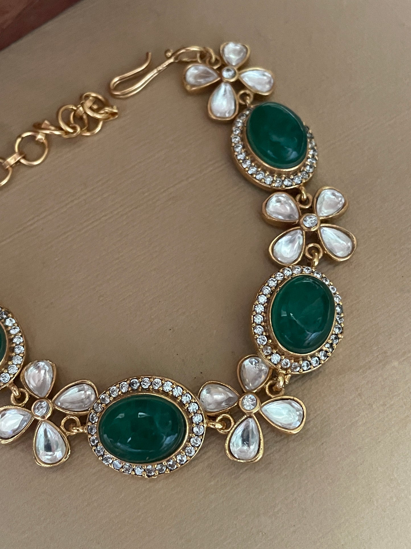 Pratima Polki Emerald Bracelet