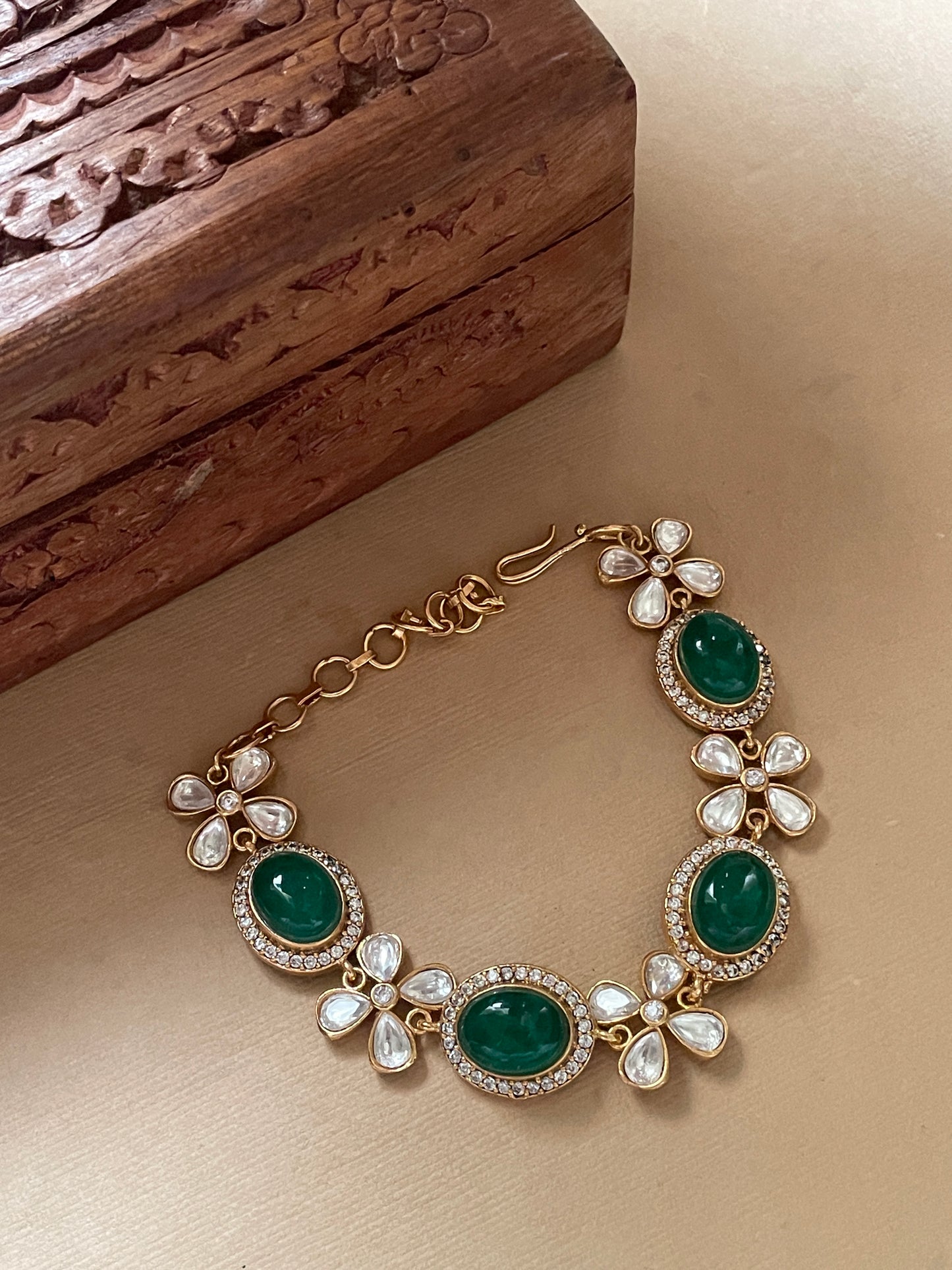 Pratima Polki Emerald Bracelet