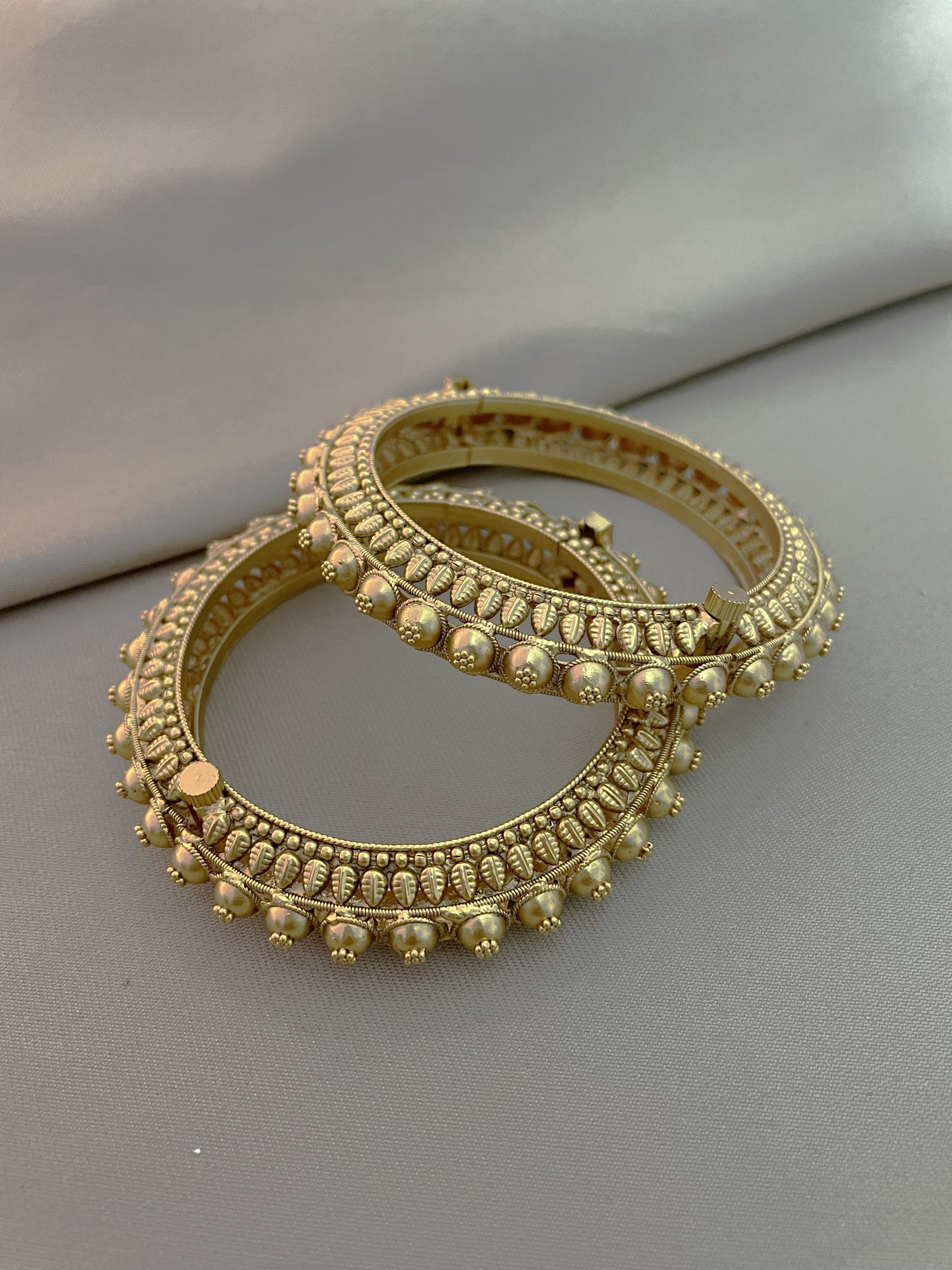 Singha Antique Openable Gold Finish Ghokhru Bangles