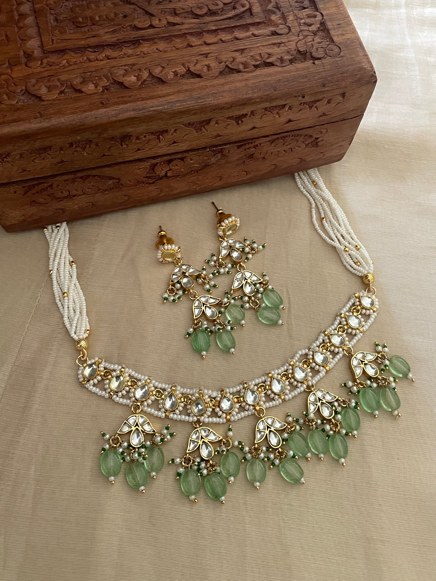 Devaki Choker Necklace Set