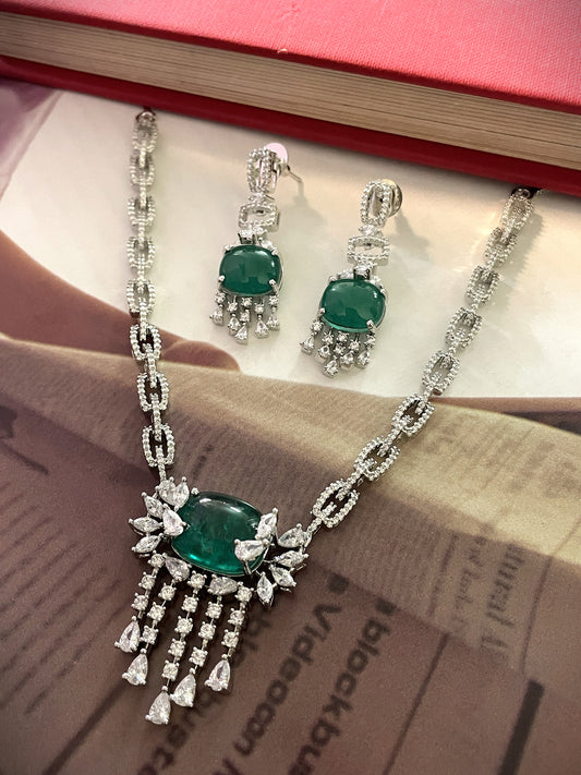 Noura Emerald Zircon Necklace Set