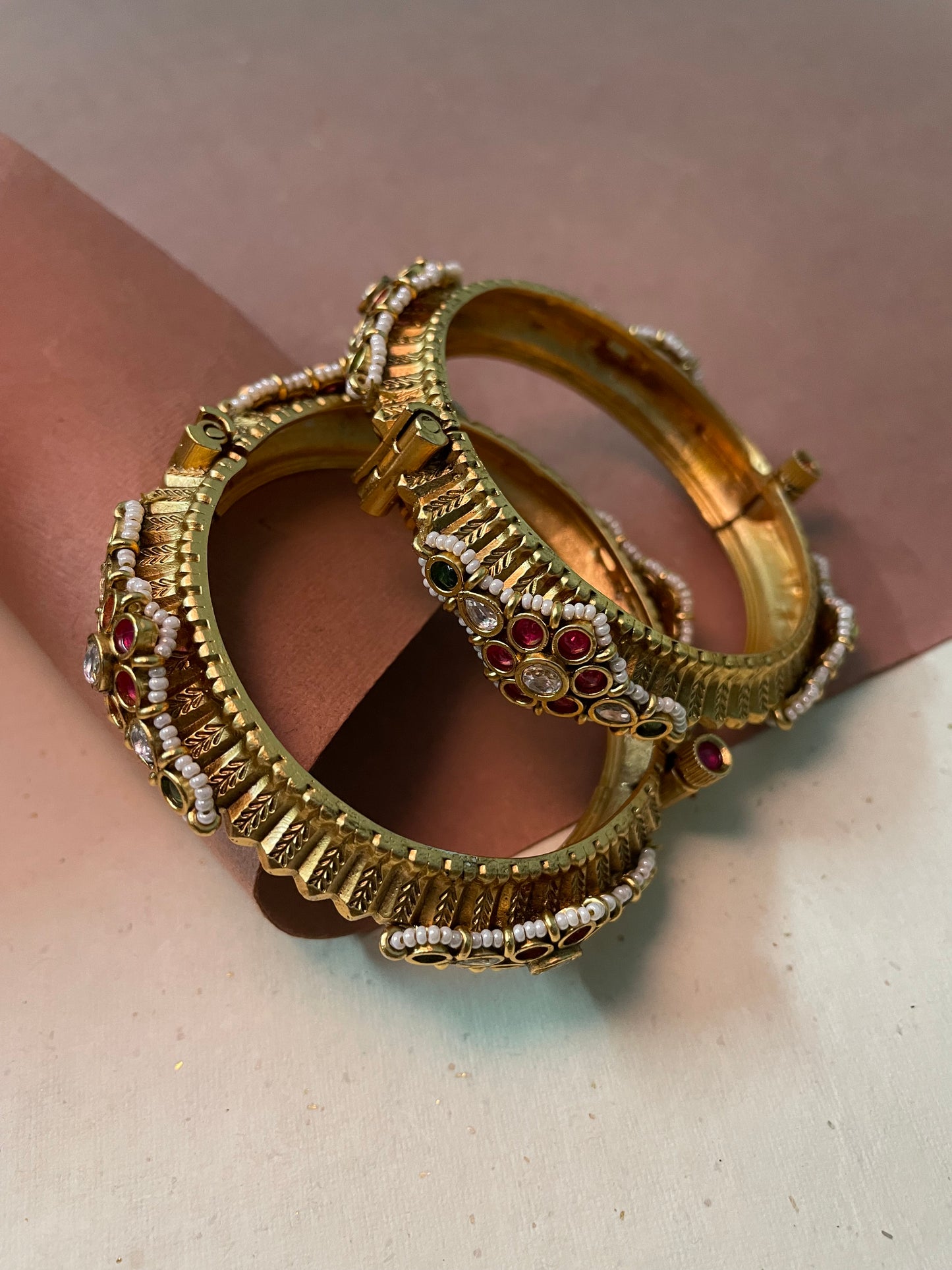 Jahaan Gold Finish Antique Kundan Bangles-Set 0f 2