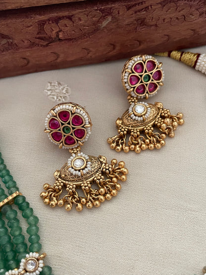 Varuna Antique Polki Emerald Necklace Set