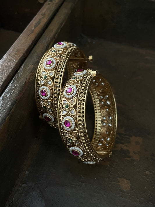 Minakshi Antique Gold Finish Openable Bangles